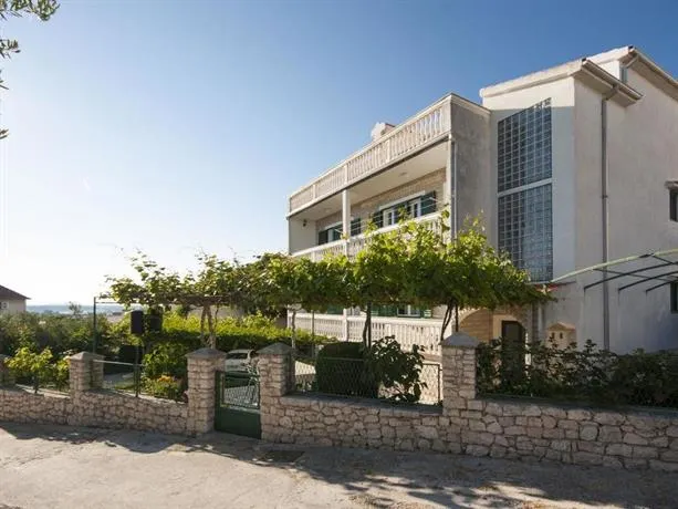 Apartment Damir - Image 1