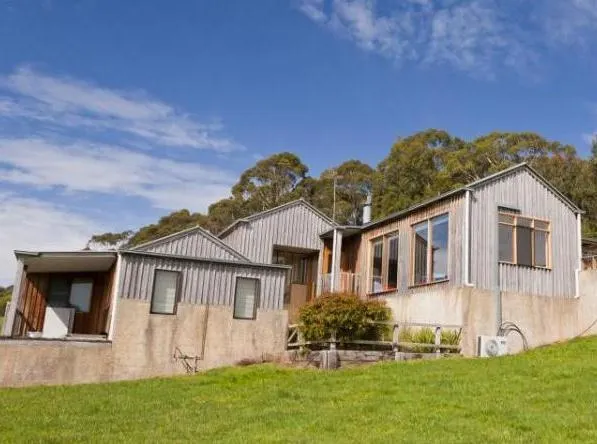 King Parrot Cottages - Image 1