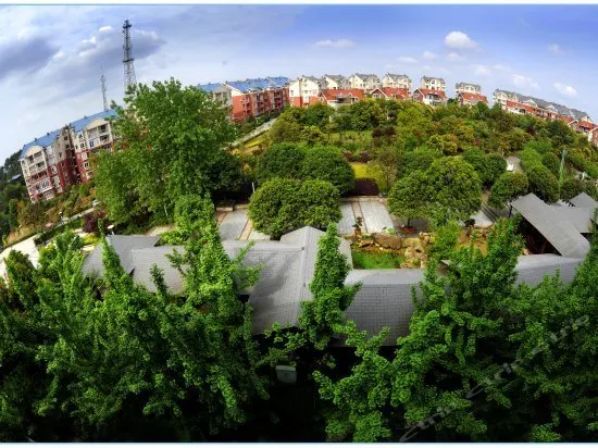 Oriental Landscape Holiday Hotel - Image 1