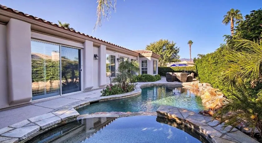 Indian Wells Home w/ Pool Hot Tub & Fire Pit - Image 1