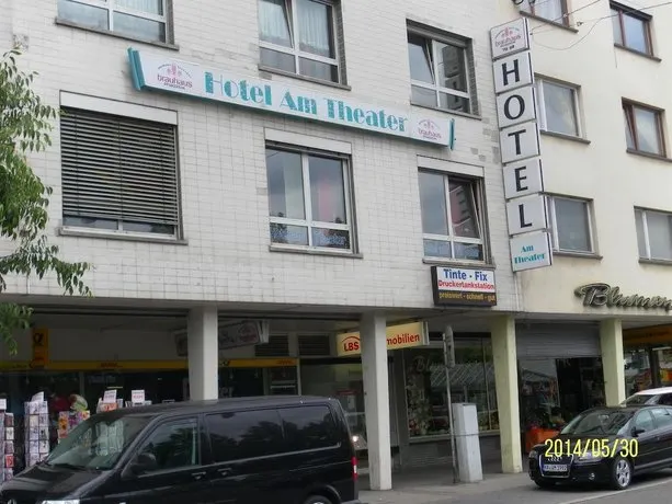 Am Theater - Image 1