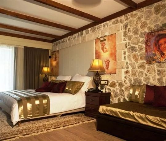 Arhontopetra Suites & Spa - Image 1