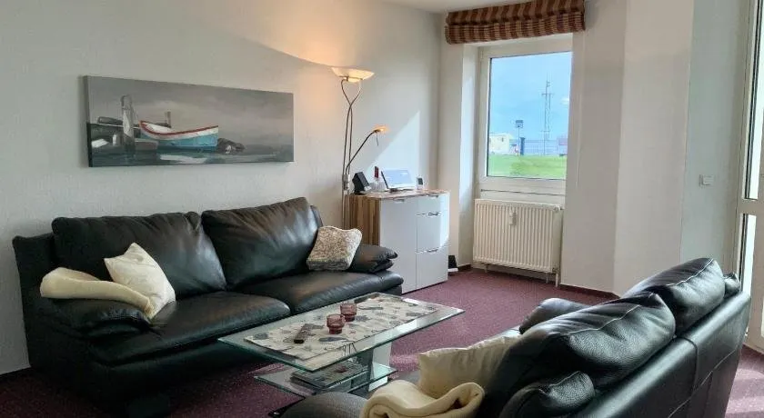 Apartment 12 - Image 1