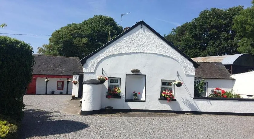 Shannon Breeze Cottage - Image 1
