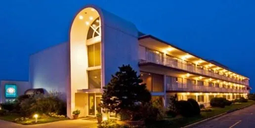 Beach Club Hotel - Image 1