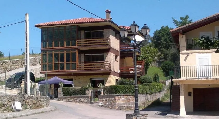 CASA UNIFAMILIAR EN GURIEZO - Image 1