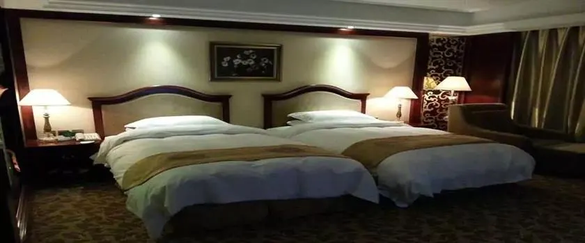 BaiYue International Hotel - Image 1