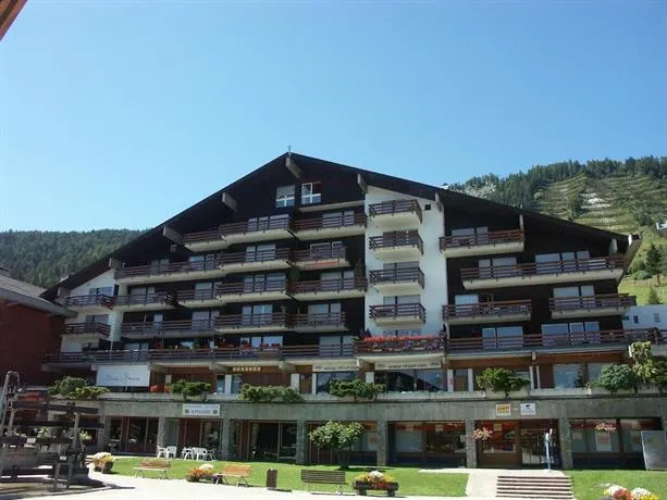 Apartment Saturne - Image 1
