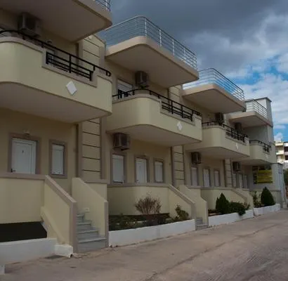 Sunny Apartments - Image 1