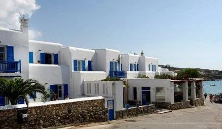 Petinos Htl & Aptns - Image 1
