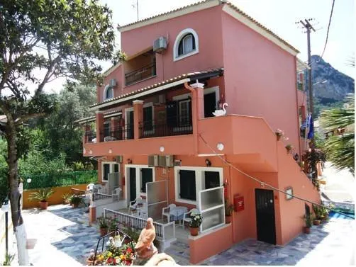Jenny's Studios & Apartments - Image 1