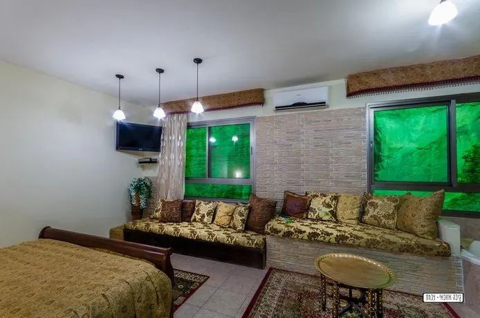 Elmanzool Carmel Lodging - Image 1