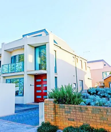 Seaside Beach Home - Image 1