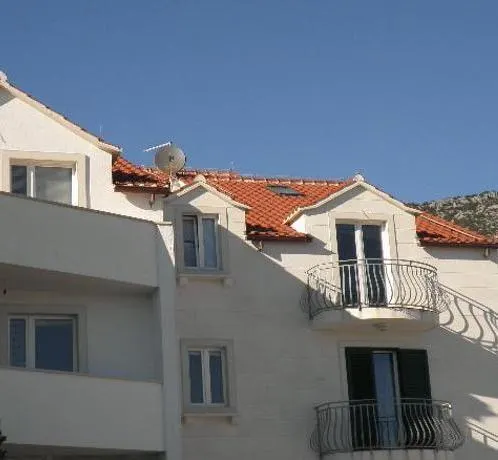 Apartments Ranch - Image 1
