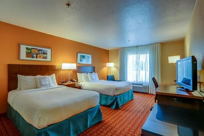 Cedar Inn & Suites - Image 1