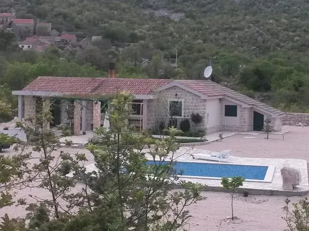 Villa With Pool Near Makarska - Image 1