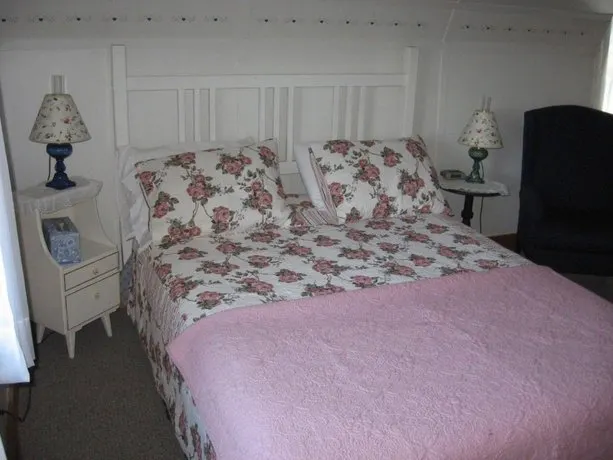Rodgers Country Inn - Image 1
