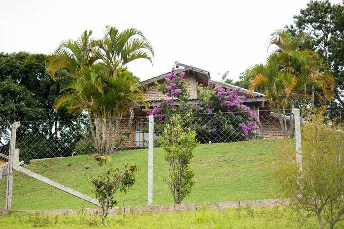Chalé Monte Alegre Village - Image 1