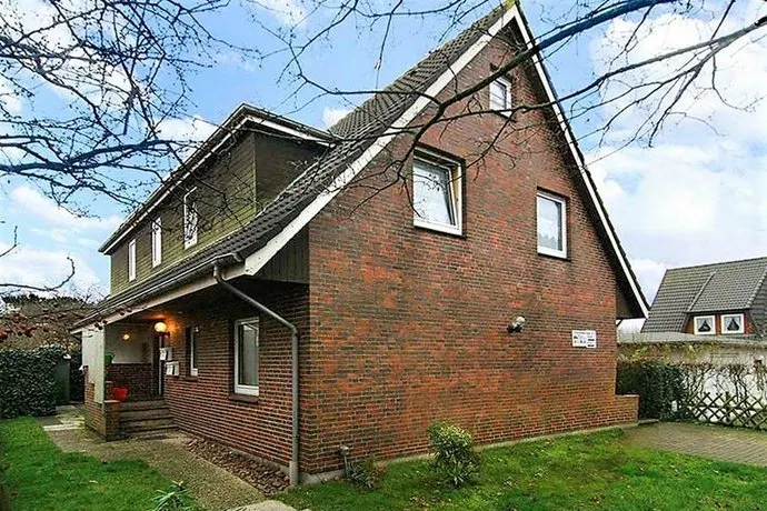 Apartment with terrace - Image 1