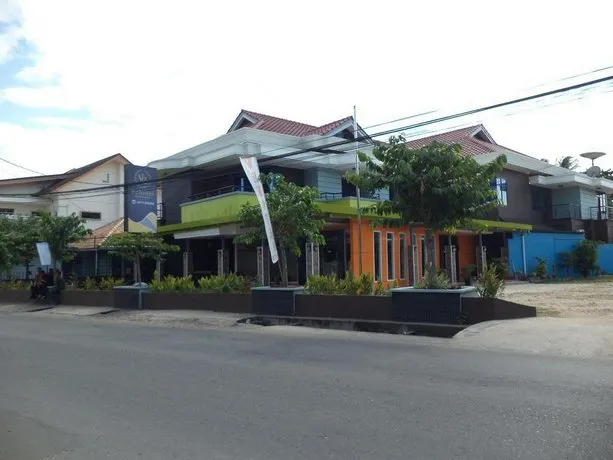 RedDoorz near RS RK Charitas Palembang - Image 1