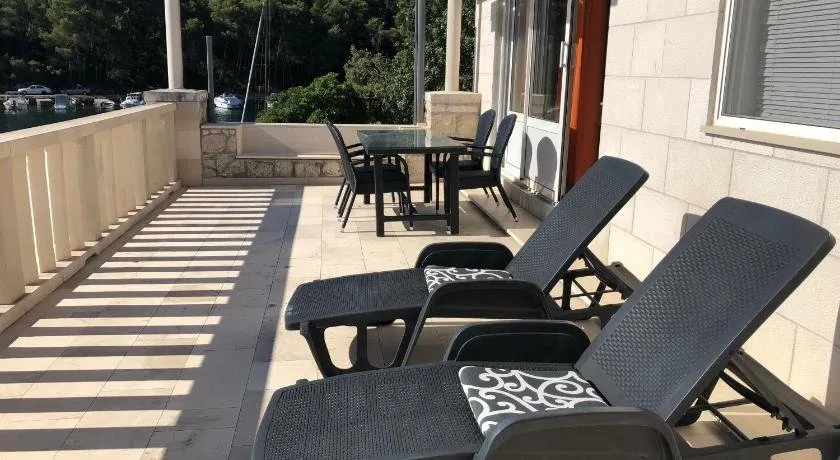 Korcula Seafront Apartments - Image 1