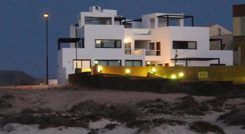 Apartamento en El Cotillo primera linea - Image 1