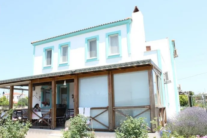 Karna Hotel - Image 1