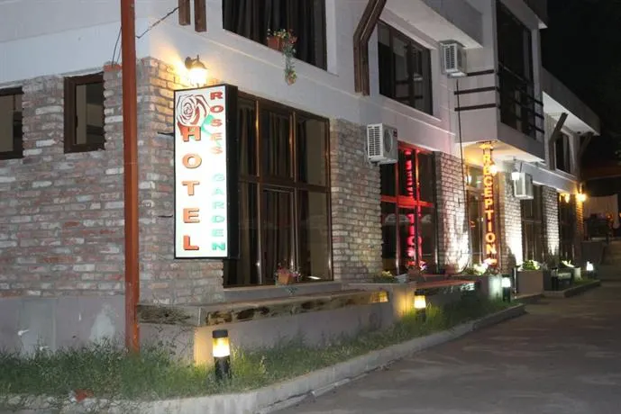 Roses Garden Hotel - Image 1
