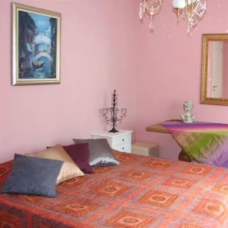 Varna Flat Apartment - Image 1