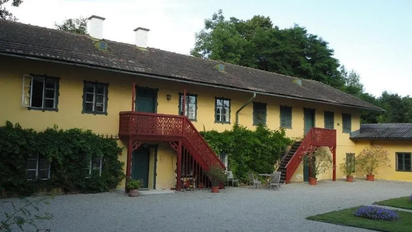 Schloss Klafterbrunn - Image 1