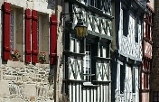 Hôtel Aigue Marine Treguier - Image 1
