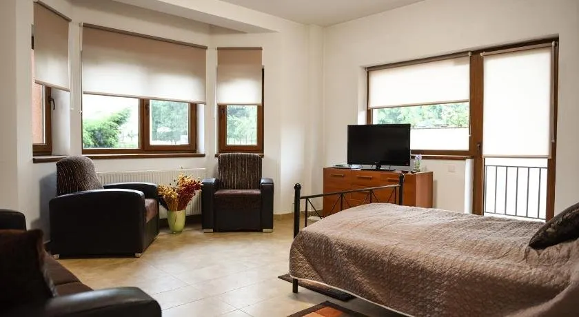 Modern Apartment Near City Center - Image 1