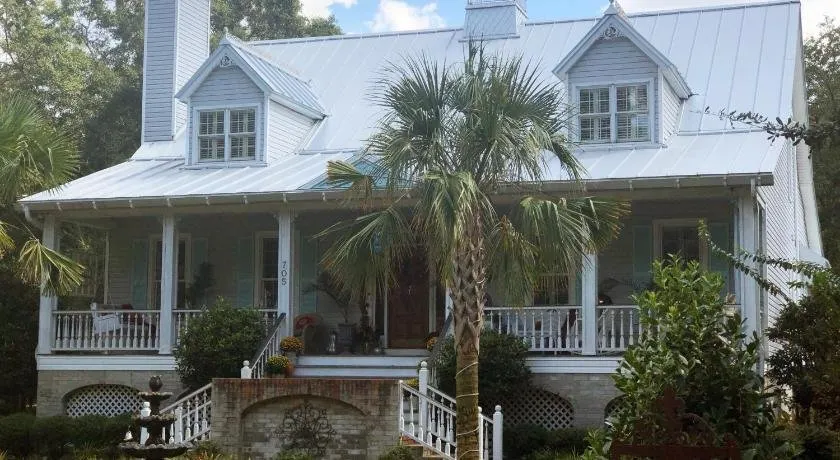 Caroline’s Bed & Breakfast - Image 1