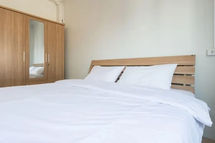 Hostel 33 - Image 1