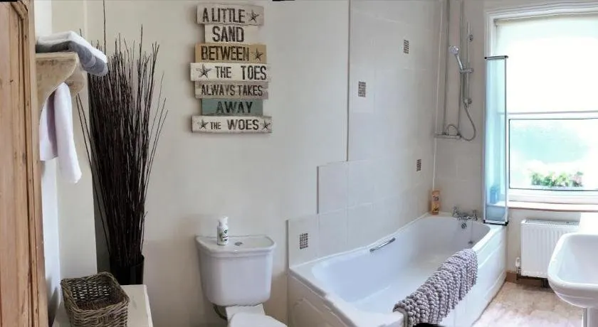Beautiful Character Apartment - Image 1