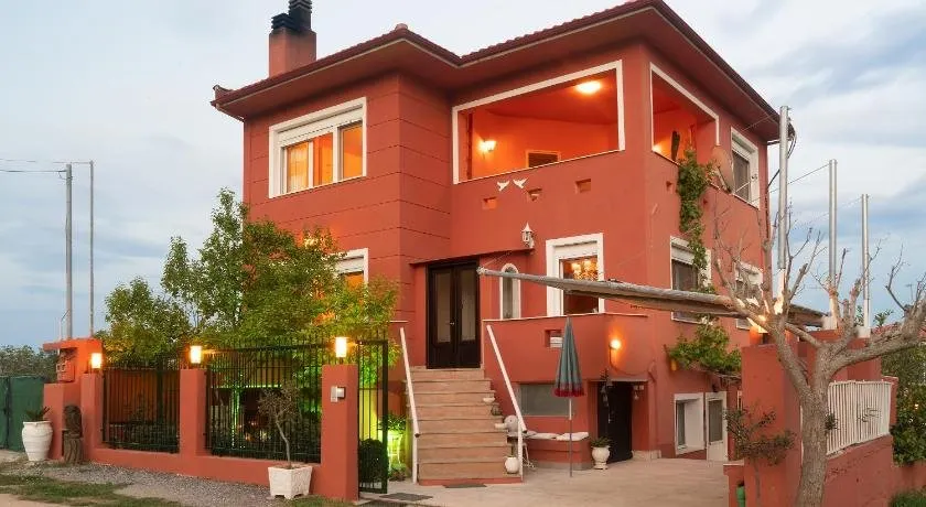 Areta's house Nea Fokaia - Image 1