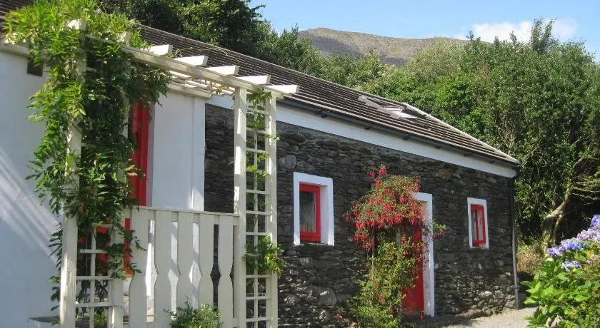 Four Directions Cottage - Image 1