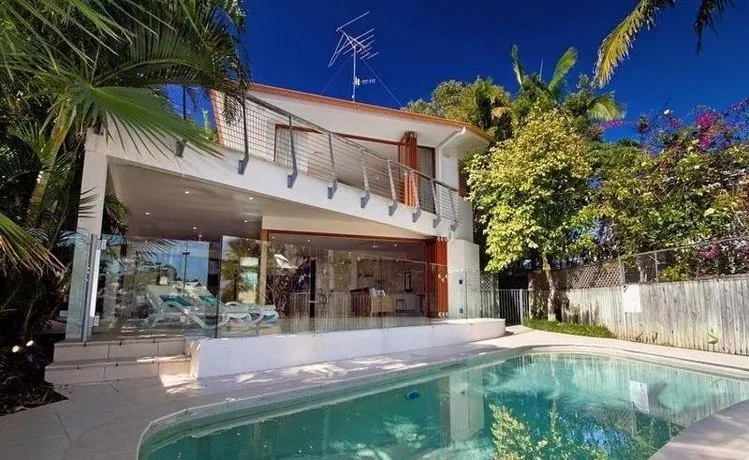14 Ravenwood Drive - Image 1