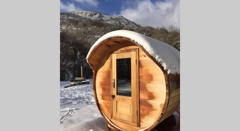 Chalet Le Nordique Bain Nordique Sauna - Image 1