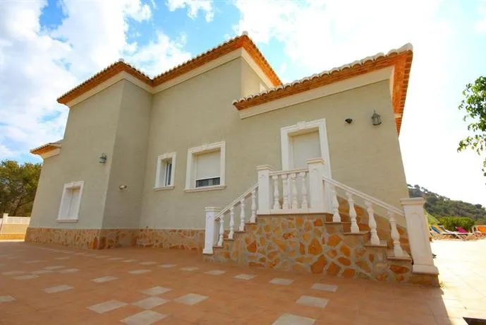 Casa Empedrola 3C - Image 1