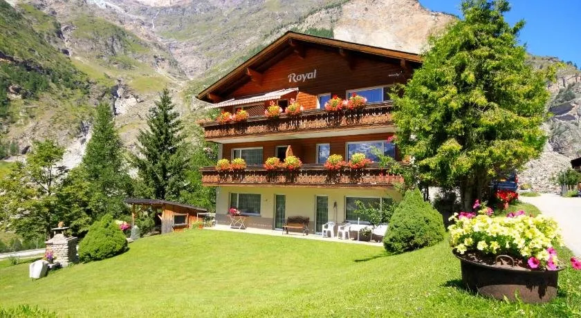 Haus Royal - Image 1