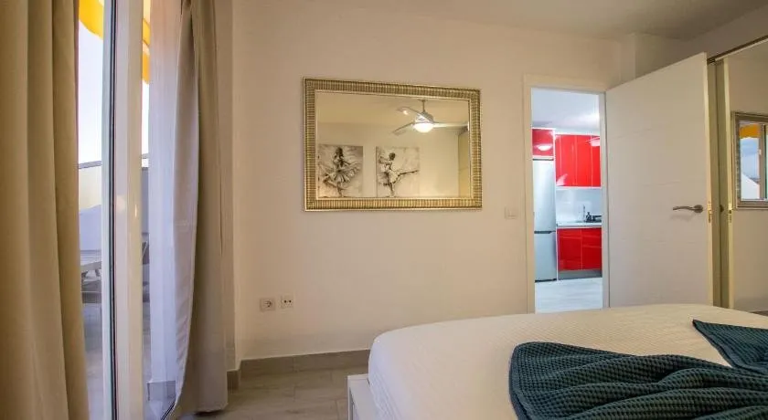 Suite Sand Sunflower - Image 1