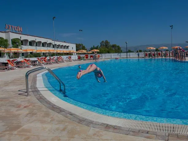 Hotel del Golfo Manfredonia - Image 1