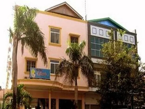 Hotel Wisata - Image 1