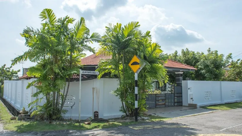 Sunshine Bungalow - Image 1