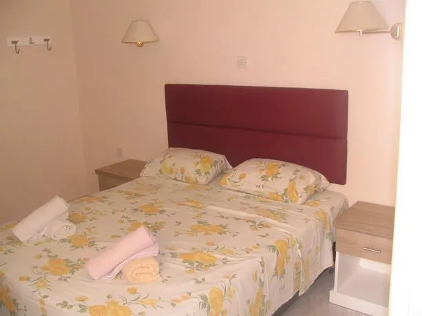 Bella Vista Apartments - Image 1