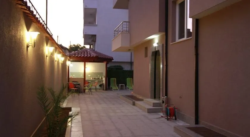 Guest House Donchevi - Image 1