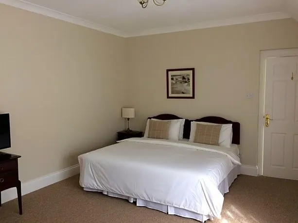 Little Manor - Image 1