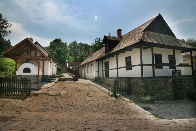 Kemences Porta - Image 1