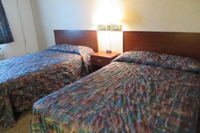 Sports Club Motel - Image 1
